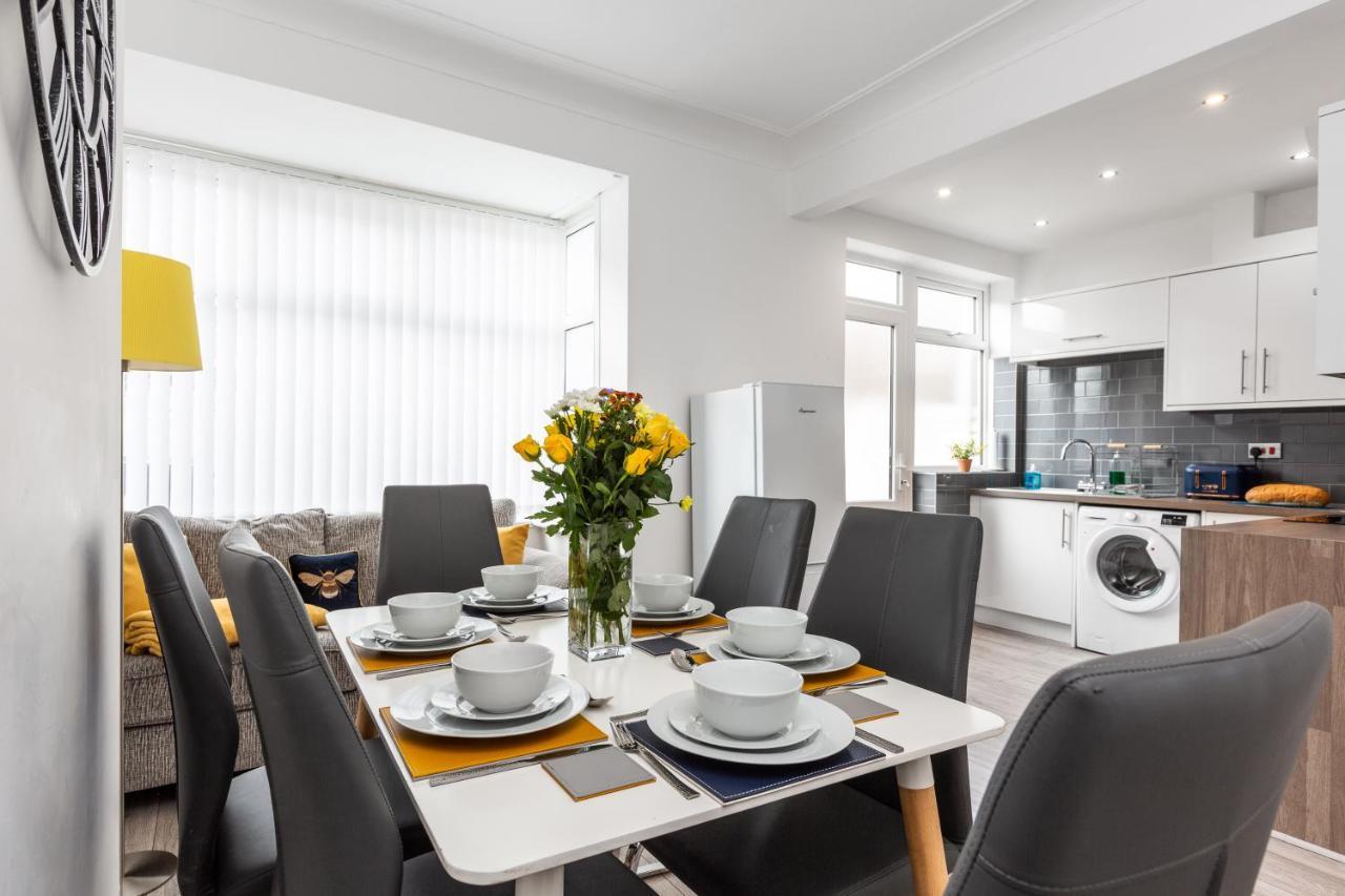 Connaught House - Wi-Fi, Parking, Contractors Villa Престън Екстериор снимка